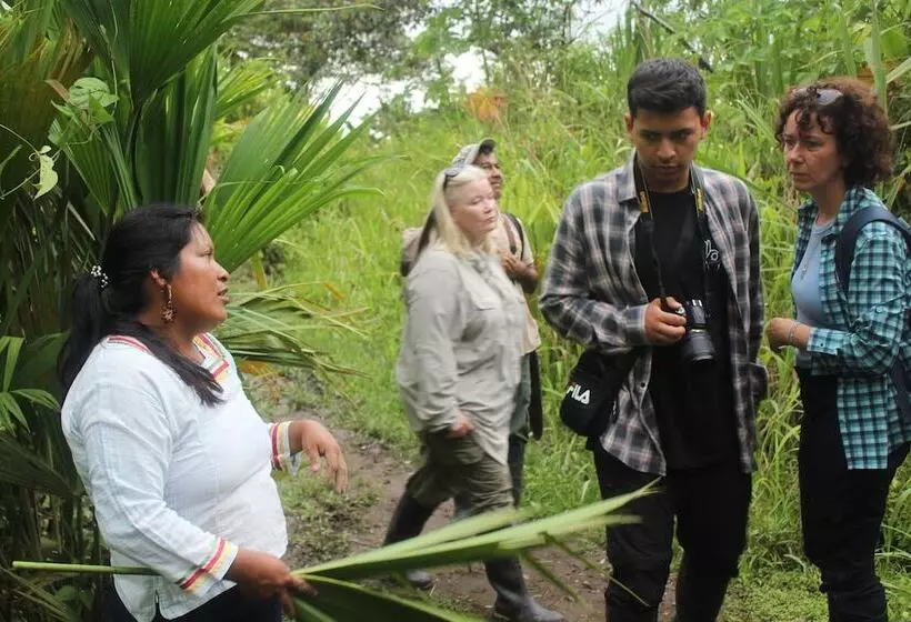 Hotelli Yarina Eco Lodge