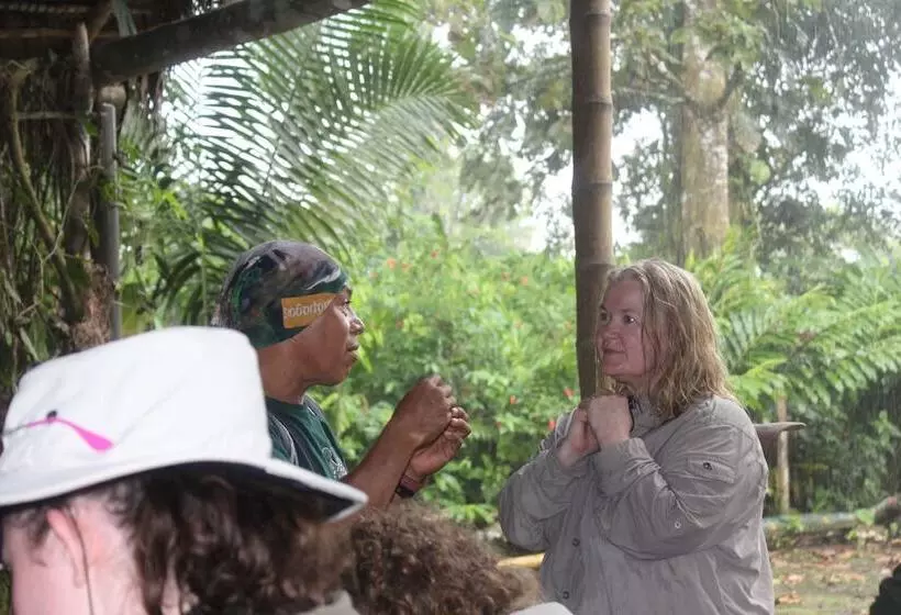 Hotelli Yarina Eco Lodge