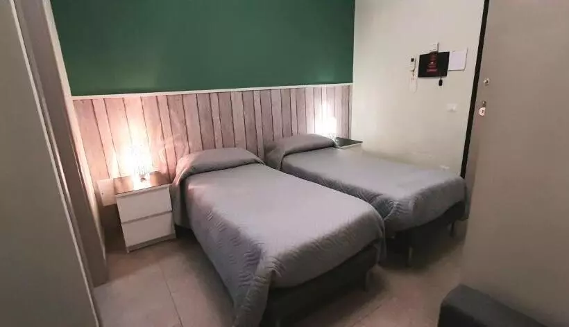 پانسیون Guest House Roma Express