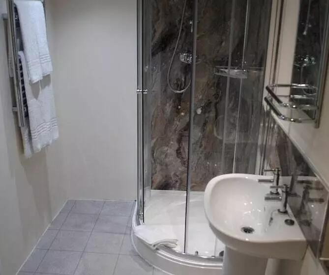 Aamiaismajoitus (B&B) Skeldale House  All Creatures Great & Small  By Maison Parfaite   Luxury Apartments & Studios In Ask