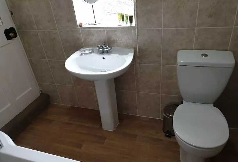 Aamiaismajoitus (B&B) Skeldale House  All Creatures Great & Small  By Maison Parfaite   Luxury Apartments & Studios In Ask