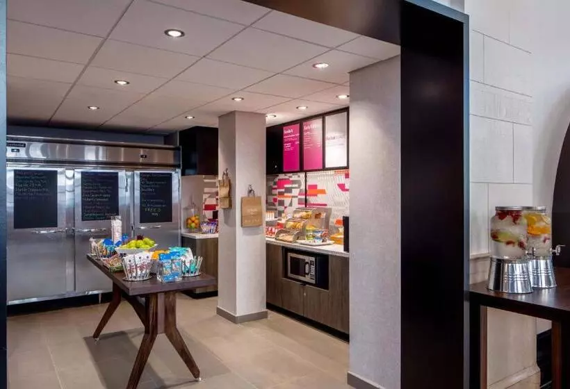 هتل Aloft Philadelphia Downtown