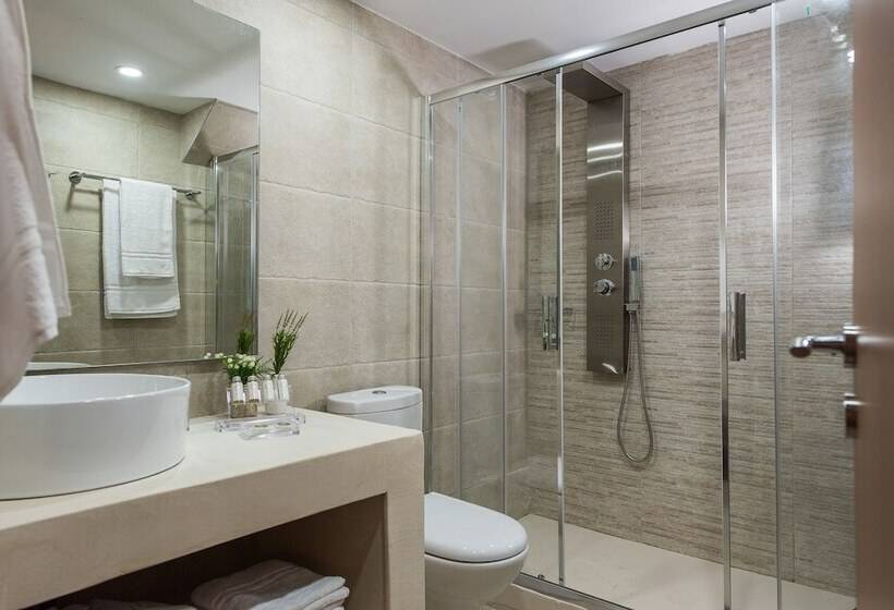 בית מלון כפרי Bluebell Luxury Suites