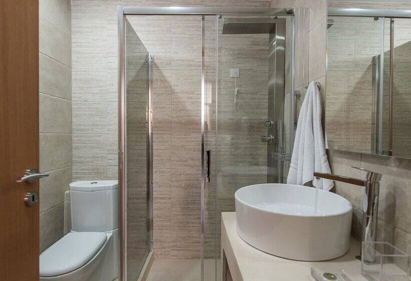 בית מלון כפרי Bluebell Luxury Suites