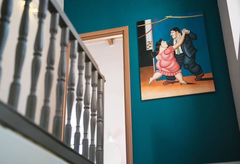 בית מלון כפרי Bluebell Luxury Suites