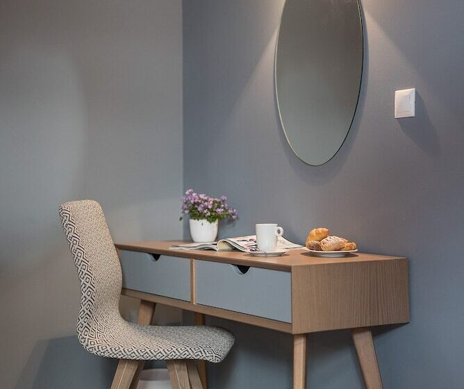 בית מלון כפרי Bluebell Luxury Suites