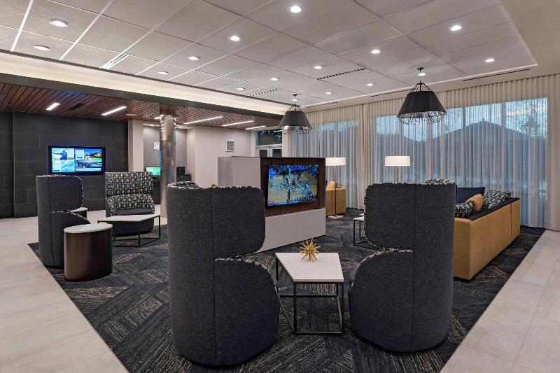 Отель Courtyard By Marriott Houston Sugar Land/lake Pointe