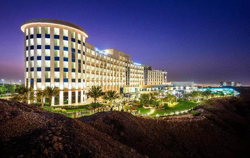 ホテル Crowne Plaza Muscat Ocec, An Ihg
