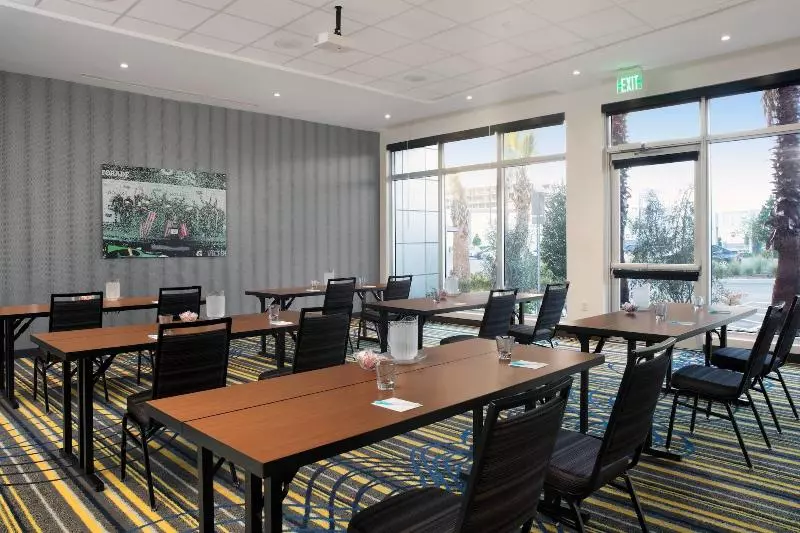 هتل Fairfield Inn & Suites By Marriott Daytona Beach Speedway/airport