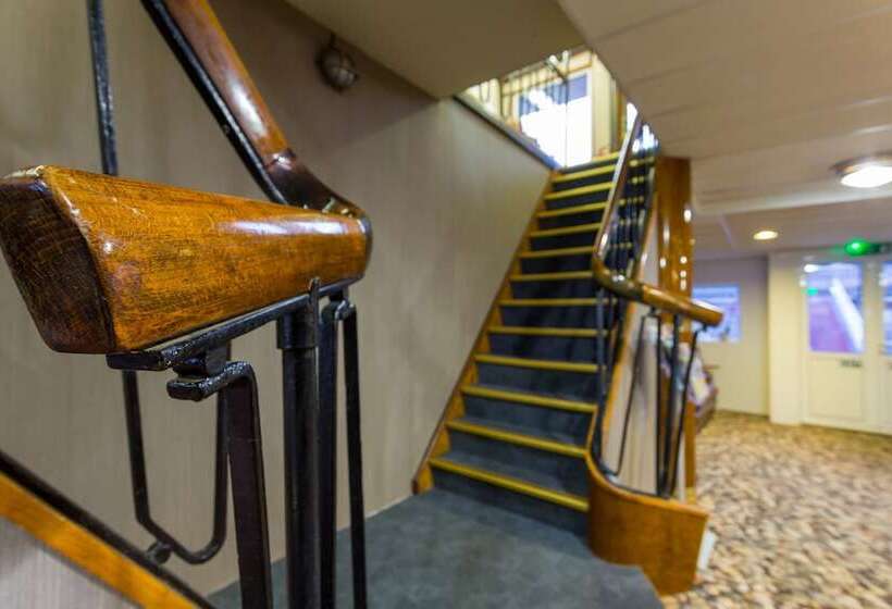 בית מלון כפרי Grand Jules Boat