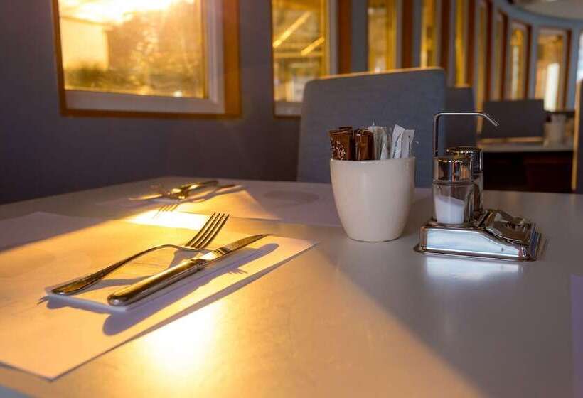 בית מלון כפרי Grand Jules Boat