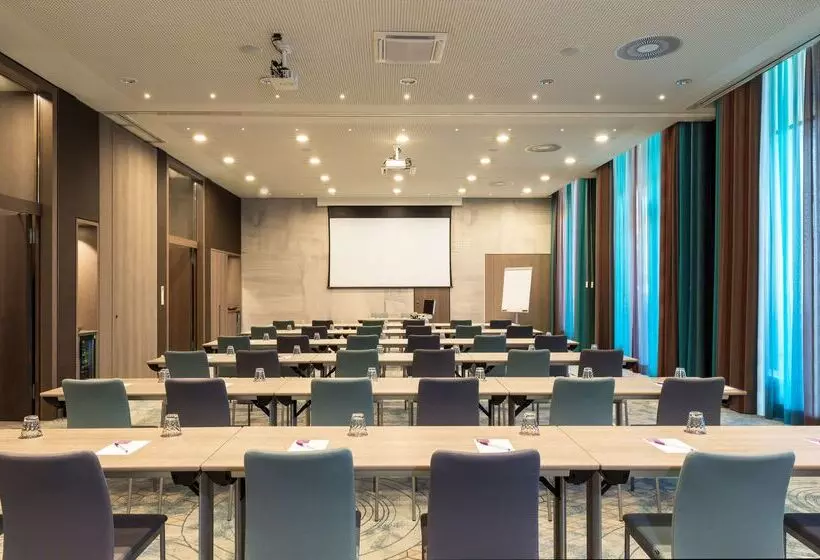هتل Hyatt Place Frankfurt Airport