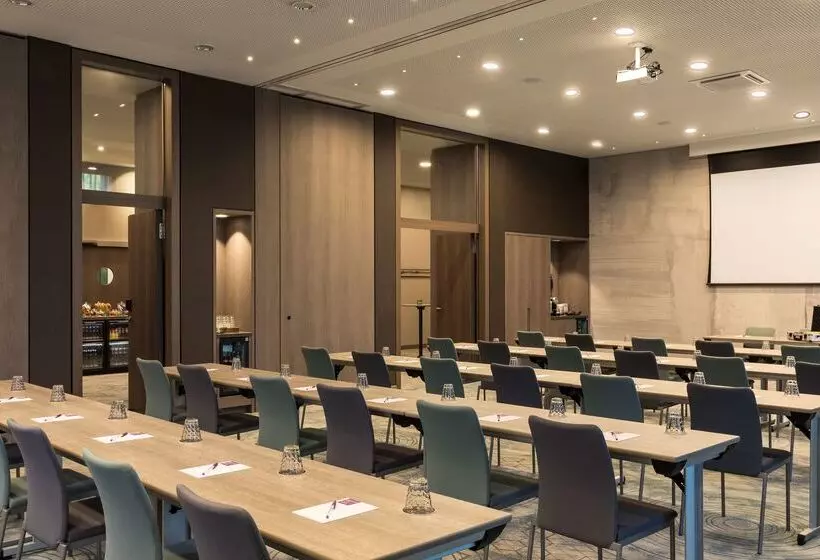 هتل Hyatt Place Frankfurt Airport