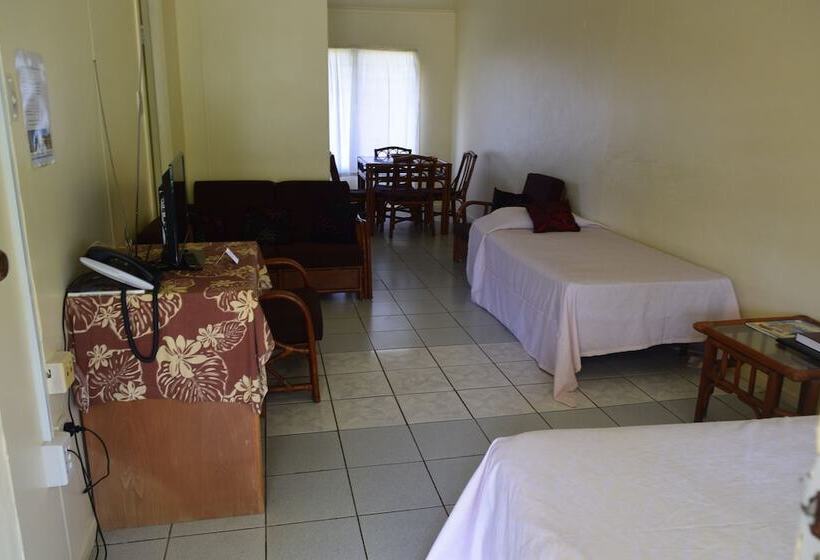 هتل Kiikii Inn & Suites