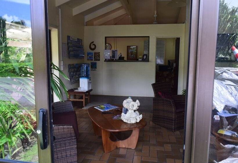 هتل Kiikii Inn & Suites