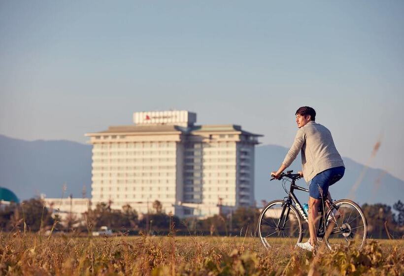 בית מלון כפרי Lake Biwa Marriott