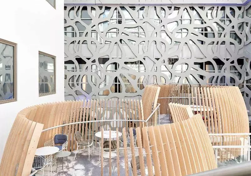 Novotel London Heathrow Airport T1 T2 And T3