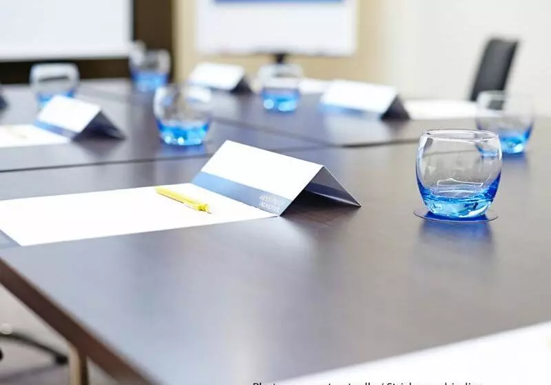 Novotel London Heathrow Airport T1 T2 And T3