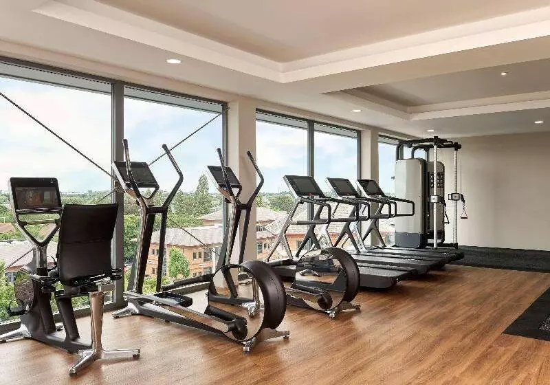 Novotel London Heathrow Airport T1 T2 And T3