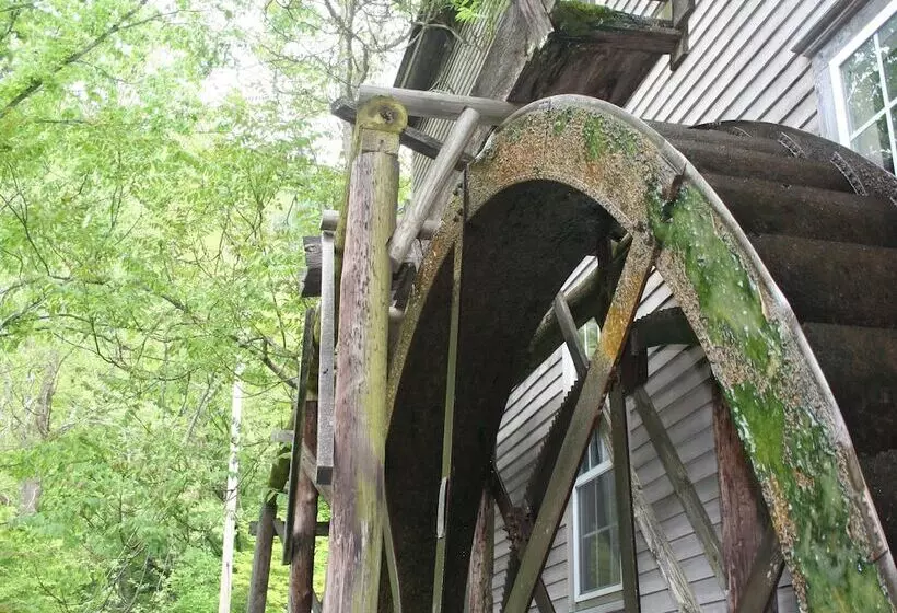 The Olde Mill Inn Bed & Breakfast