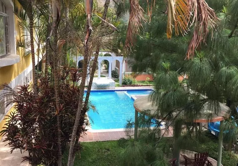 Grand Hotel Panajachel