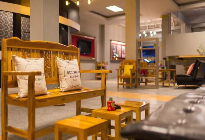 Holiday Station Hostel