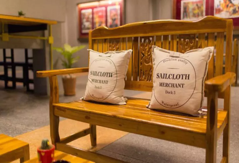 Holiday Station Hostel