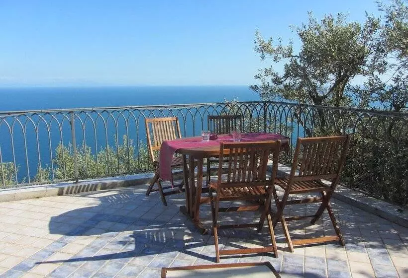 Hotelli B&b I Limoni