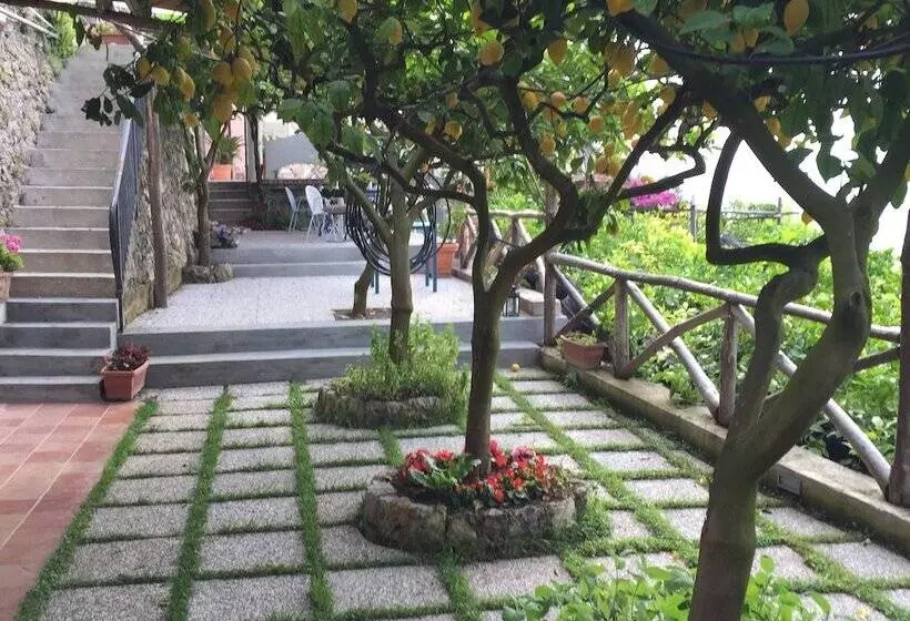 Hotelli B&b I Limoni