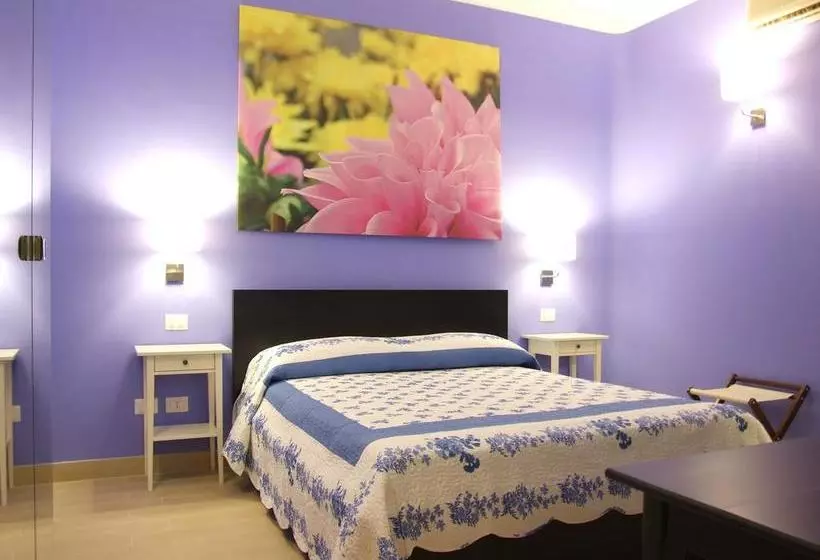 هتل B&b Neapolis