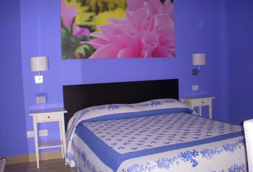 هتل B&b Neapolis