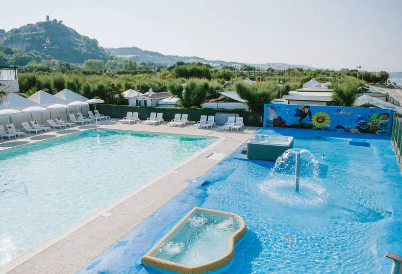 ホテル Girasole Eco Family Village