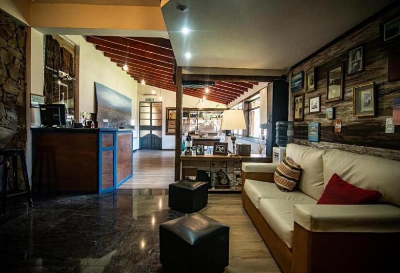 בית מלון כפרי Las Avutardas Hosteria