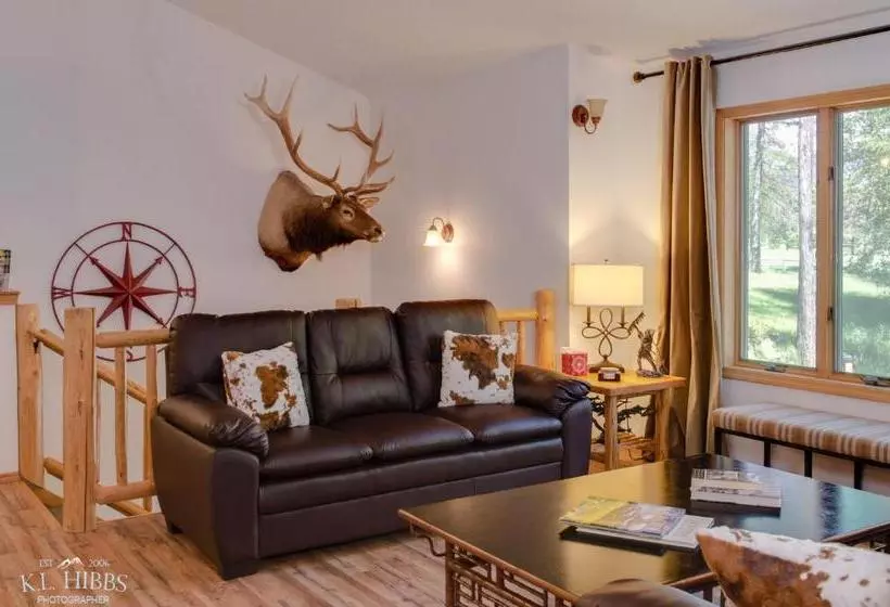 Hotelli Meadow Lake View Bed And Breakfast