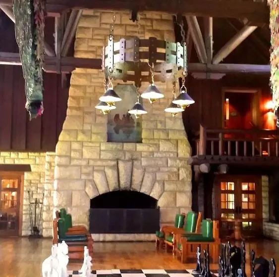 Hotelli Pere Marquette Lodge & Conference Ctr