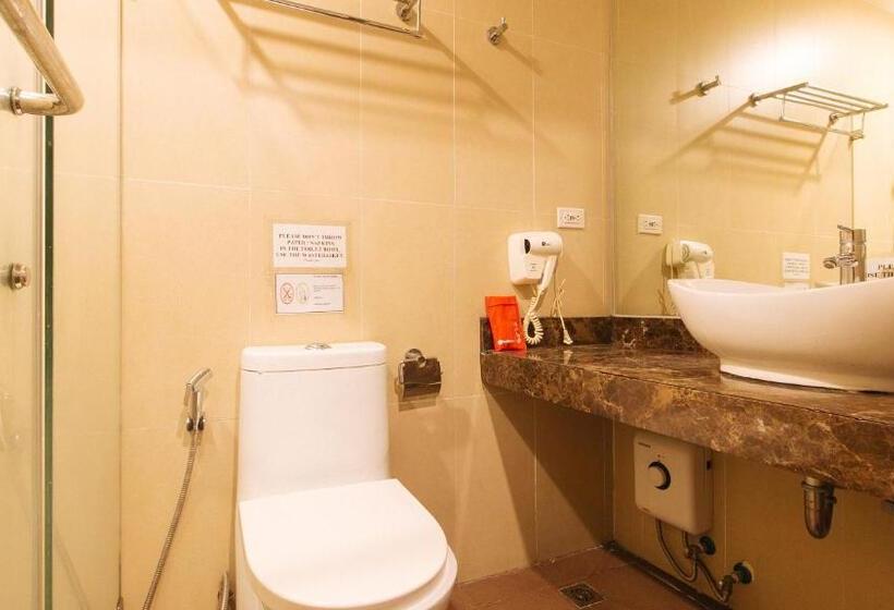 בית מלון כפרי Reddoorz Premium @ West Avenue Quezon City