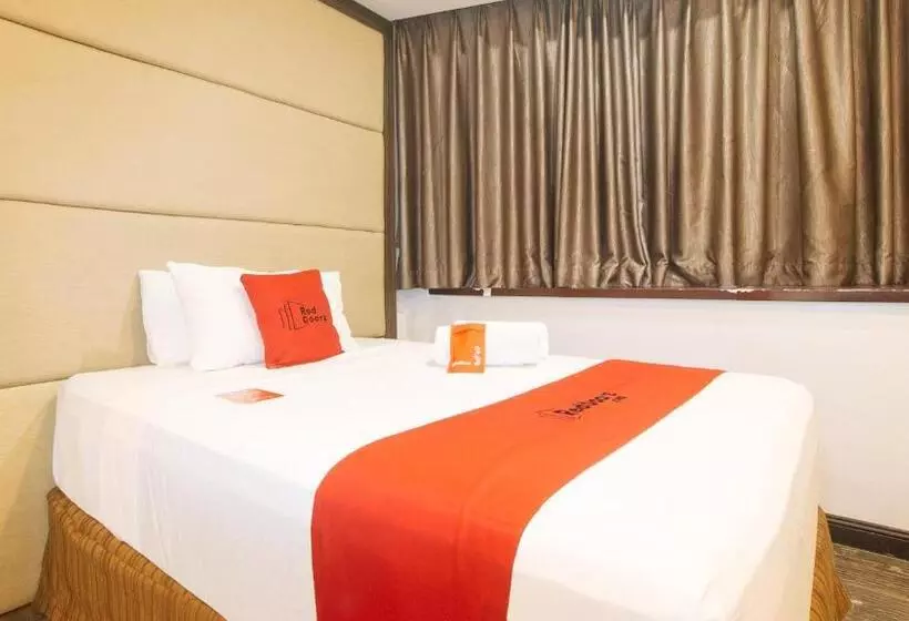 Hotelli Reddoorz Premium @ West Avenue Quezon City