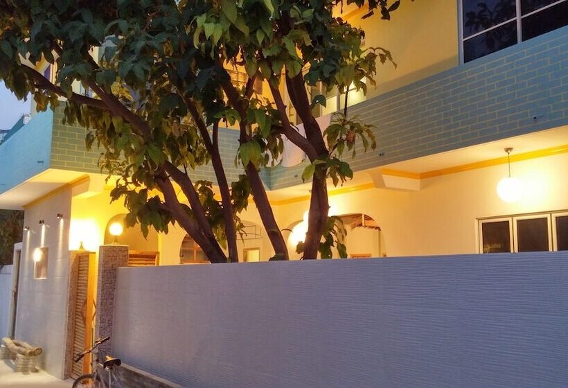 هتل Select Village Maafushi