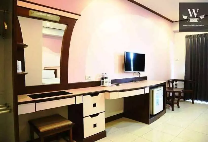 ホテル Wangburapa Grand