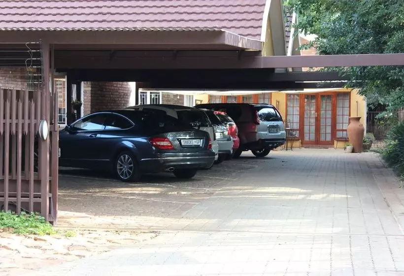Aamiaismajoitus (B&B) Yenfie B And B