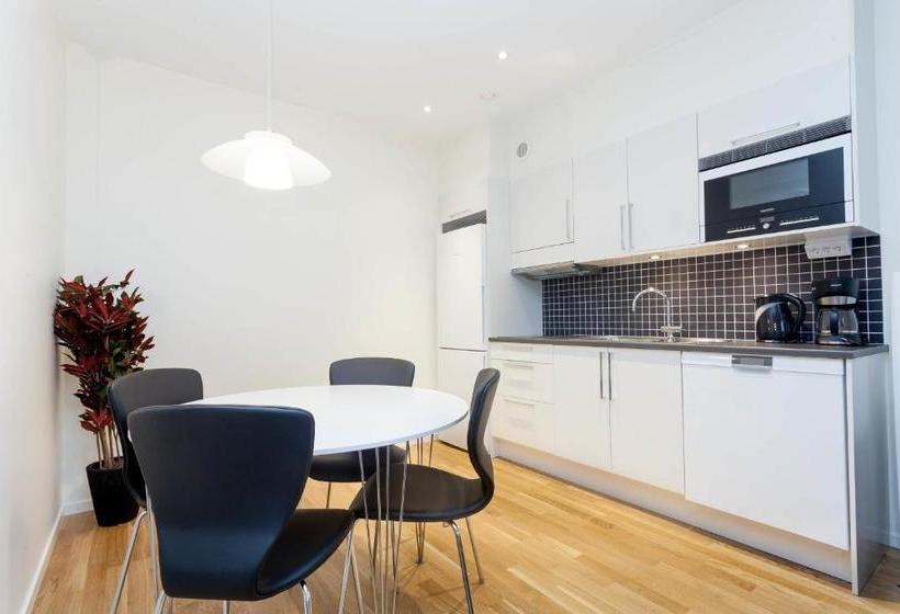 ホテル Apartdirect Solna