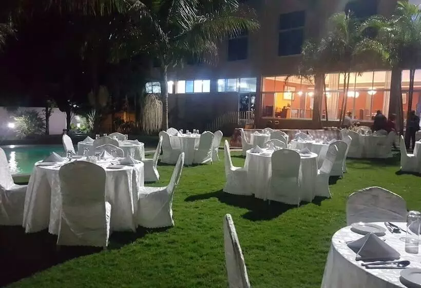 Hotel Arusha Corridor Spring