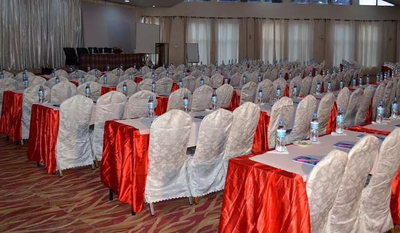 Hotel Arusha Corridor Spring