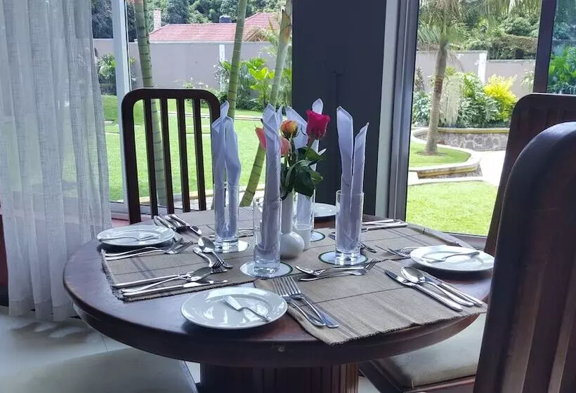 Hotel Arusha Corridor Spring