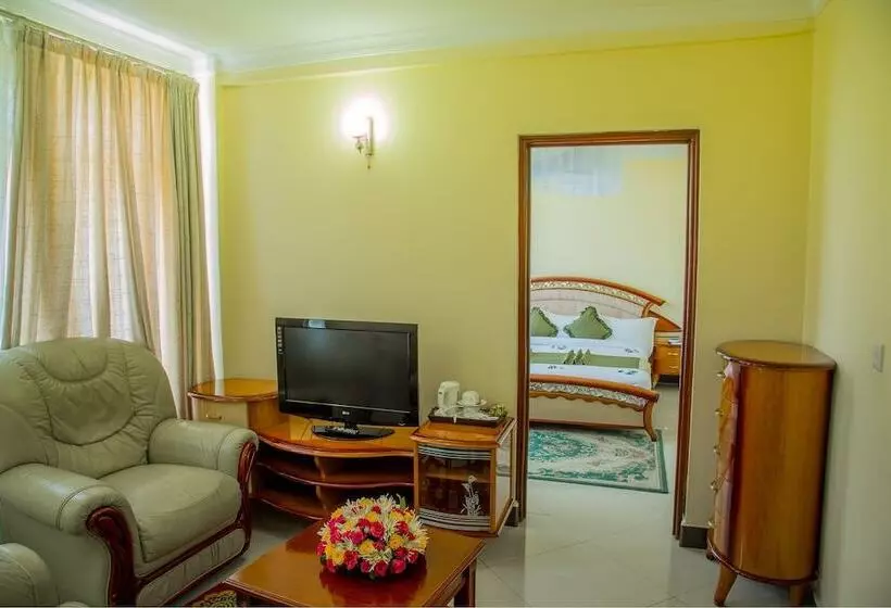 Hotel Arusha Corridor Spring