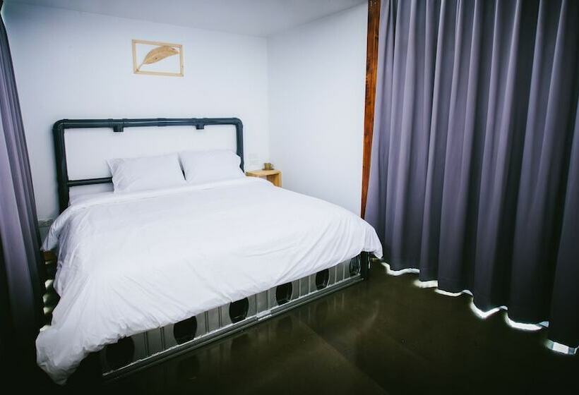 هتل Baan Boom Boxes Eco Friendly Resort