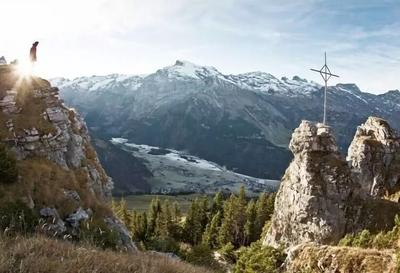 Hotelli Berglodge Restaurant Ristis