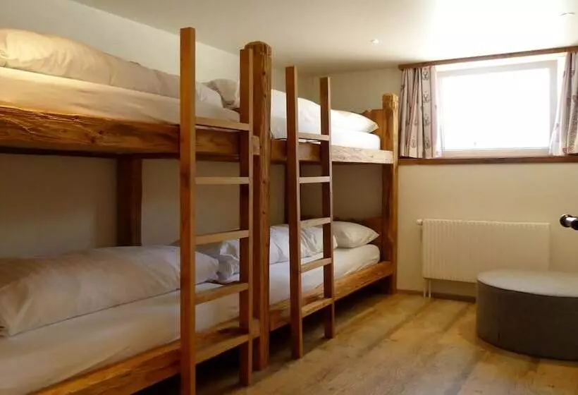 Hotelli Berglodge Restaurant Ristis