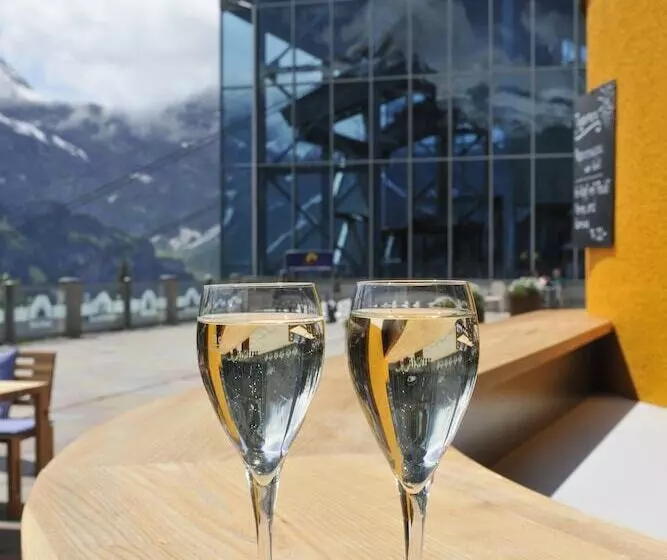 Hotelli Berglodge Restaurant Ristis