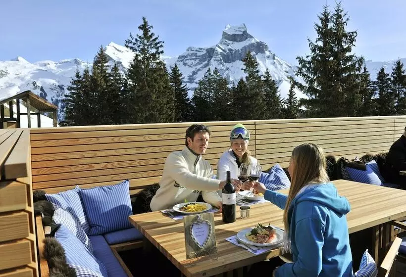 Hotelli Berglodge Restaurant Ristis